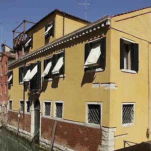 Alojamento de Acomodação e Pequeno-almoço Al Palazzetto
